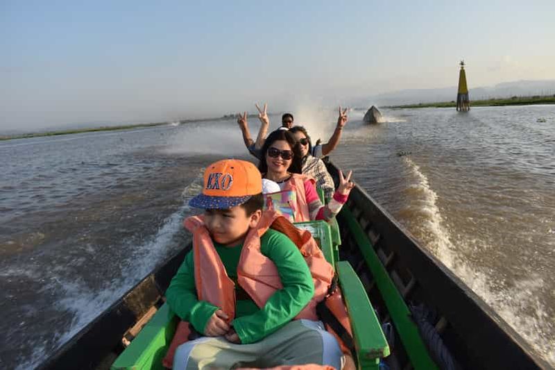 Au départ de Nyaung Shwe : Excursion en bateau d'une journée sur le lac Inle