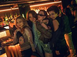 Prague : tournée des bars avec entrée au Karlovy Lazne et shots