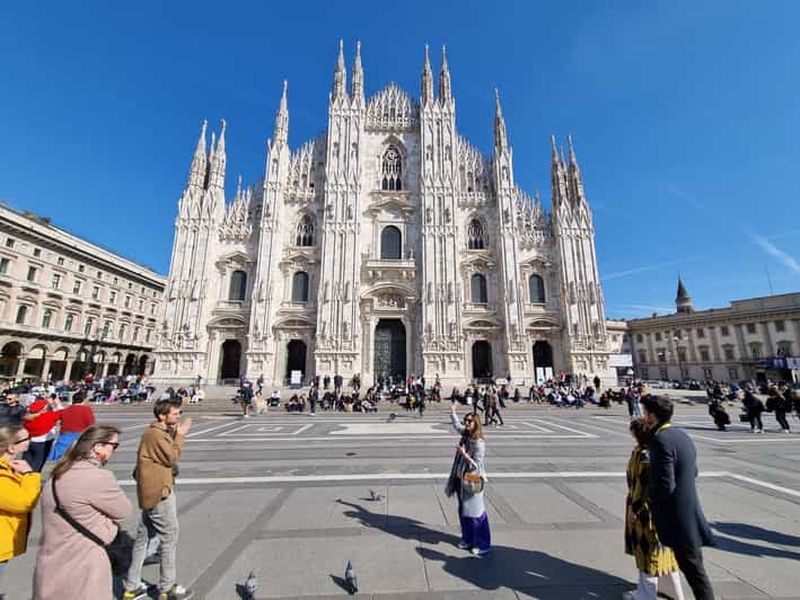 Milan : Visite guidée du Duomo et de la cathédrale avec billets