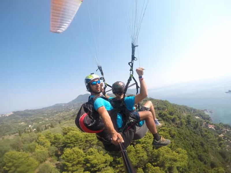 Corfou : Vol en parapente en tandem au-dessus de la ville de Pelekas