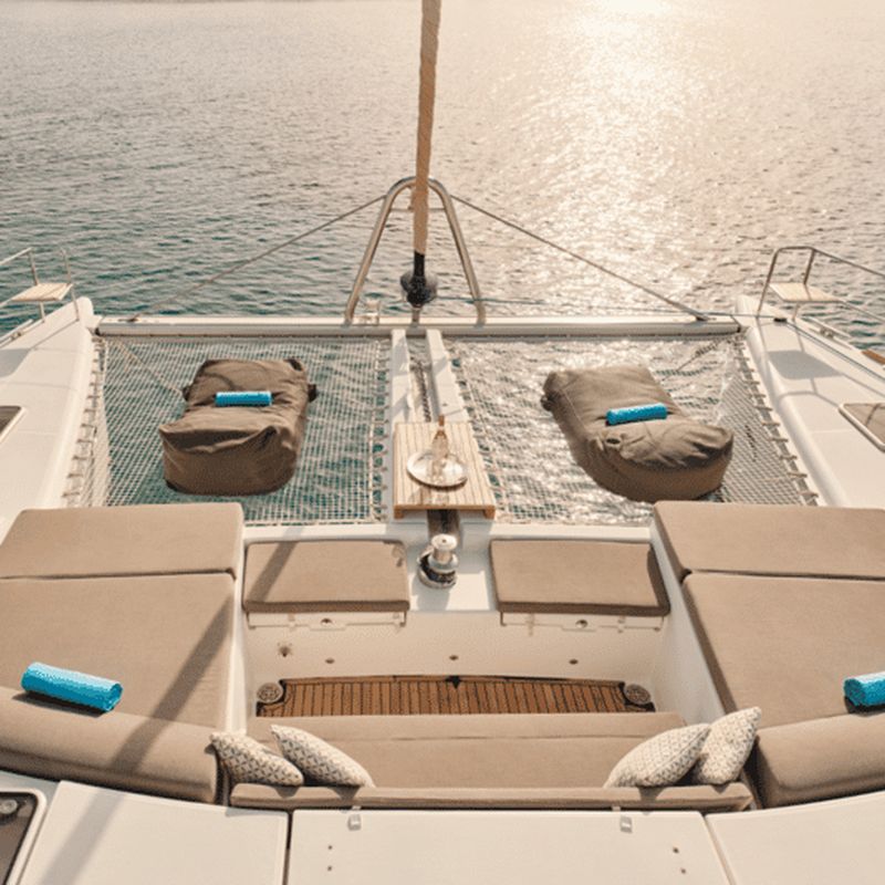 Set sail with CYMA SAILS from the port of Heraklion aboard the largest and most luxurious catamaran in the region for an unforgettable journey that blends comfort, natural beauty and authentic Cretan hospitality, destined for the enchanting island of Dia.