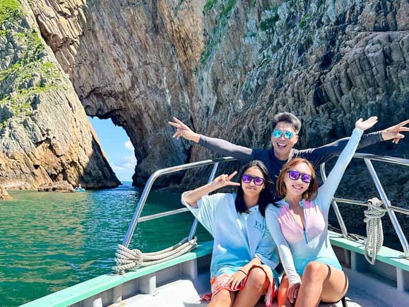 Hong Kong : visite touristique du géoparc des quatre arches marines et du volcan