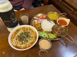 Lhassa : visite culinaire tibétaine gratuite en soirée avec des habitants