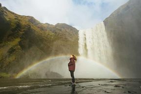 Depuis Reykjavik : excursion d'une journée aux cascades, à la plage noire et au glacier