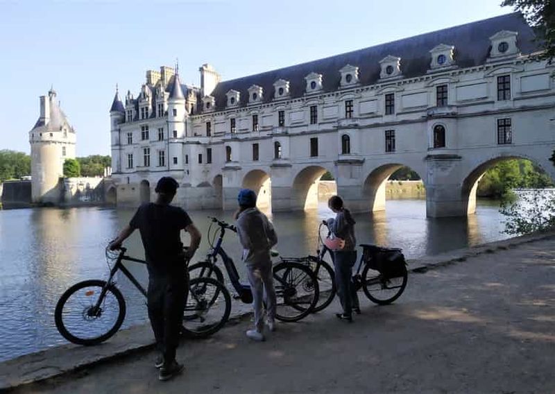 Chenonceau : balade guidée en vélo électrique et pique-nique vin et fromage