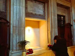 Vatican : visite de la tombe du pape François et des basiliques papales