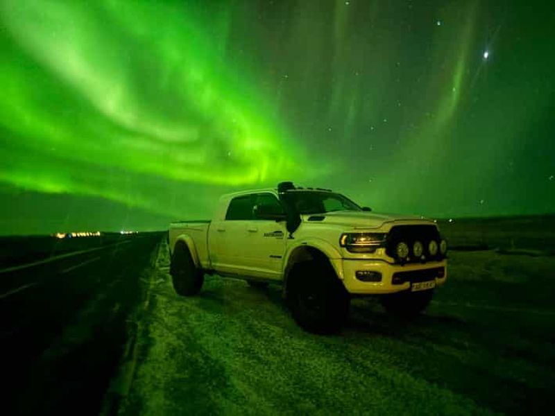 Hvolsvöllur : visite guidée à la recherche des aurores boréales