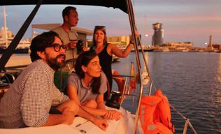 Barcelone : croisière unique au coucher du soleil avec tapas et open bar