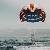 Ajaccio : expérience de parachute ascensionnel avec moniteur