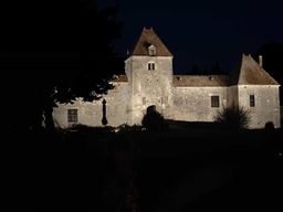 Visite privative du Château de Buranlure avec dégustation de vin