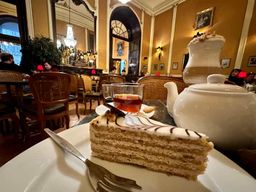 Budapest : Visite des cafés avec dégustation de café et de desserts