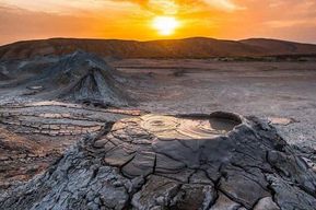 Bakou : Gobustan Absheron (volcan de boue, temple du feu et Yanardag)