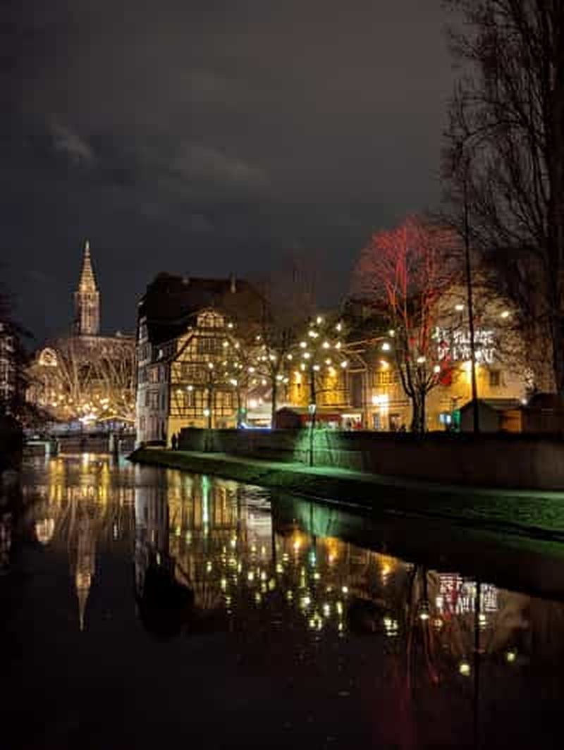 Strasbourg : Marché de Noël de nuit avec vin chaud