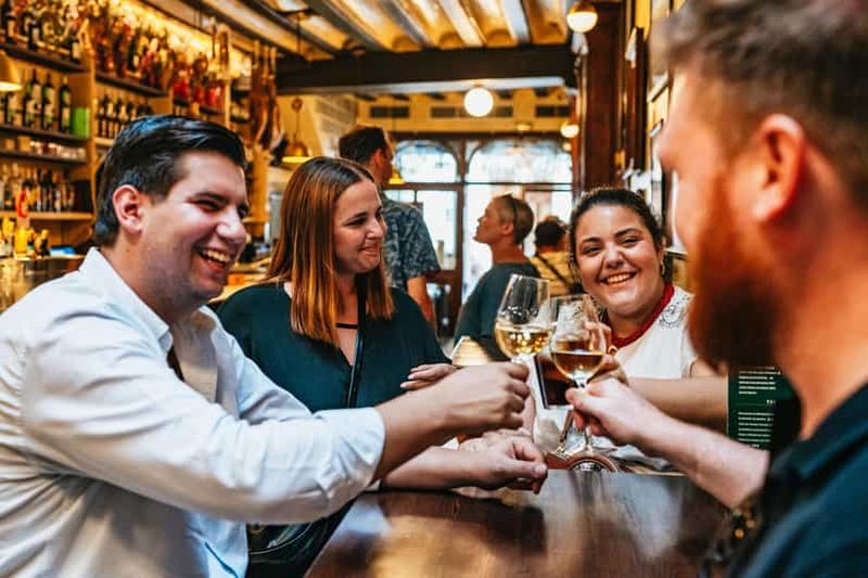 Visite gastronomique de Séville avec Tapas et boissons en compagnie d'un local