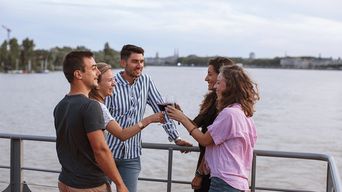 Bordeaux : croisière en soirée avec apéritif sur la Garonne