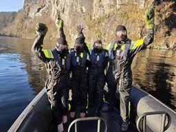 Bergen : safari dans le fjord d'Alversund en bateau semi-rigide haut de gamme