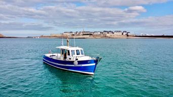 Saint-Malo: croisière privée en mer, visite commentée des forts et des îles