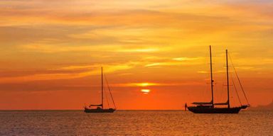 San Antonio : excursion en bateau au coucher du soleil à Cala Salada et Cala Gracio