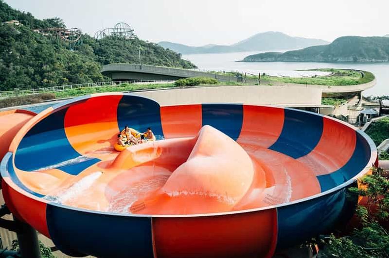 Hong Kong : billet d'entrée au Water World avec option d'accès prioritaire