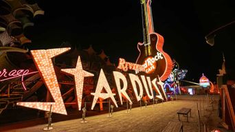 Las Vegas : Vol de nuit en hélicoptère et visite du Neon Museum