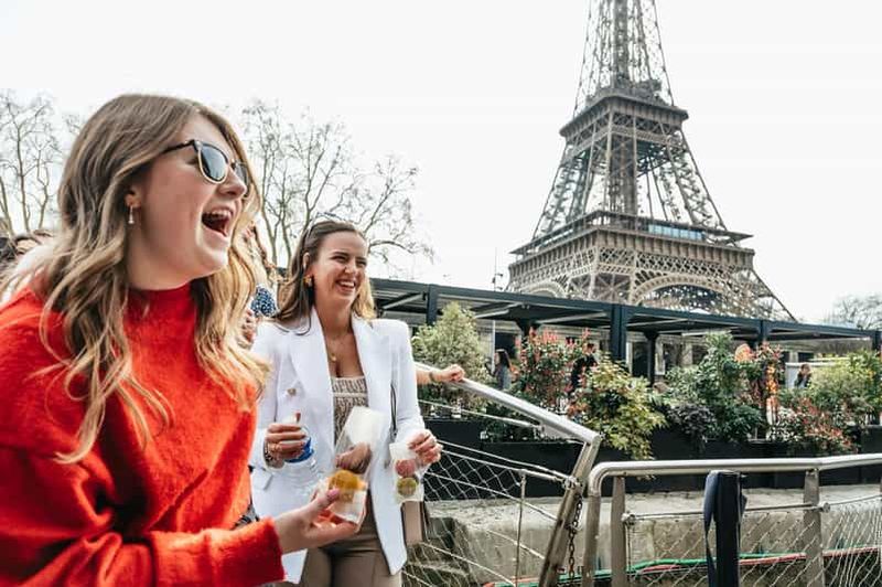 Paris : Croisière sur la Seine et dégustation de macarons au pied de la Tour Eiffel