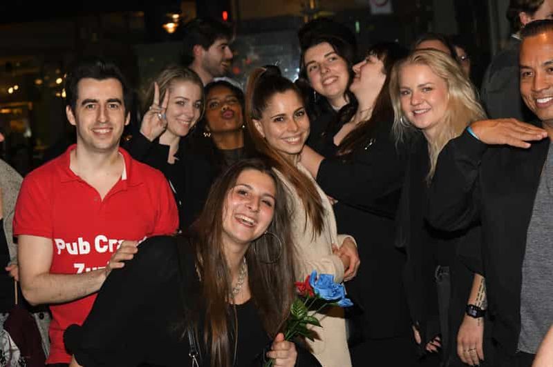 Zurich : Visite guidée de la vie nocturne avec shots et snacks