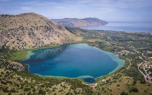 Depuis Réthymnon : le lac de Kournas, les sources et la plage d'Argyroupolis