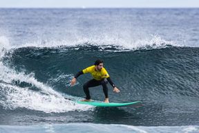 Ribeira Grande, Açores : cours de surf en groupe
