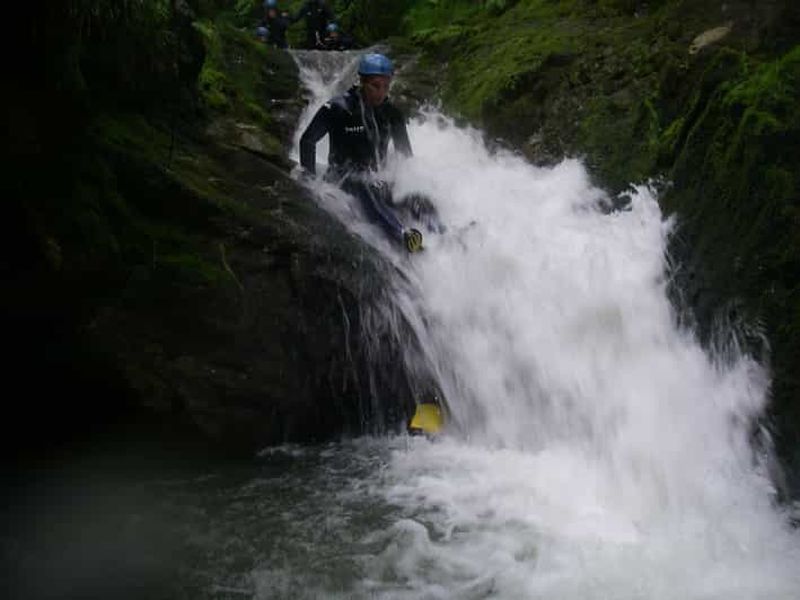 Asturies : Aventure canyoning avec 4 niveaux au choix