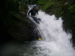 Asturies : Aventure canyoning avec 4 niveaux au choix