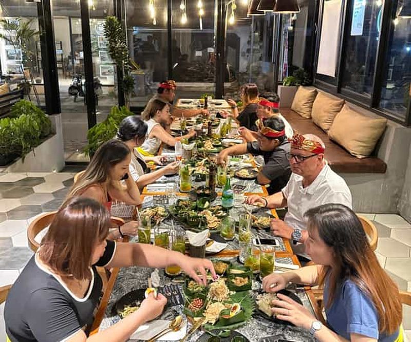 Canggu : expérience gastronomique unique Megibung et danse balinaise
