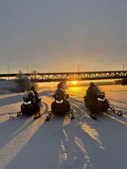 Rovaniemi : excursion en motoneige avec un guide de la région