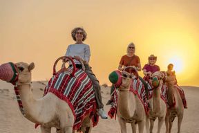 Dubaï : Soirée trekking à dos de chameau et dîner à l'oasis Al Marmoom