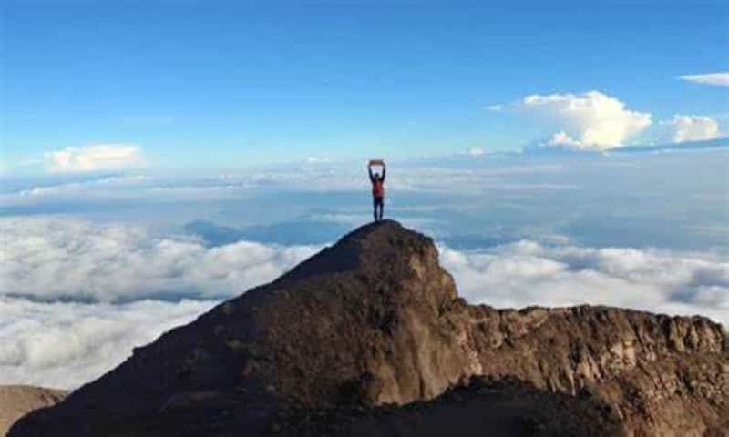 Aventure ultime à Fogo : randonnée sur le volcan Pico Grande (2 826 m)