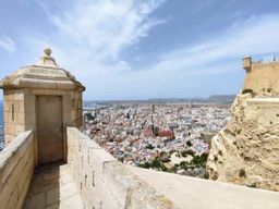 Alicante : visite du château de Santa Bárbara et des traditions locales 3 heures