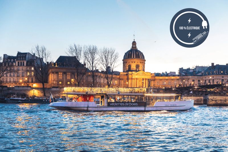Paris : Croisière fluviale en soirée avec musique