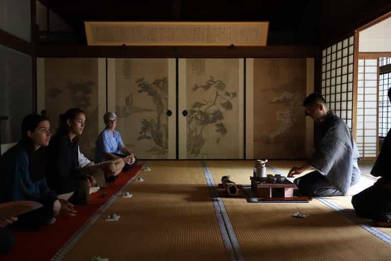 Kyoto : Retraite zen par la cérémonie du thé et la méditation Zazen