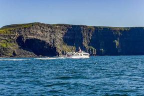 Au départ de Galway : Croisière d'une journée sur les îles d'Aran et les falaises de Moher