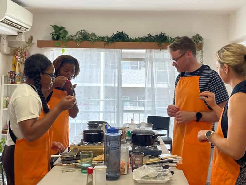 Cours de cuisine sur le curry Katsu ou la fabrication de bento et visite de boutiques locales