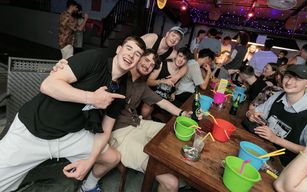 Bangkok : tournée des bars sur Khao San Road avec shots gratuits