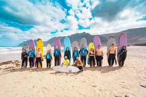 Plage de Famara : cours de surf avec vidéos