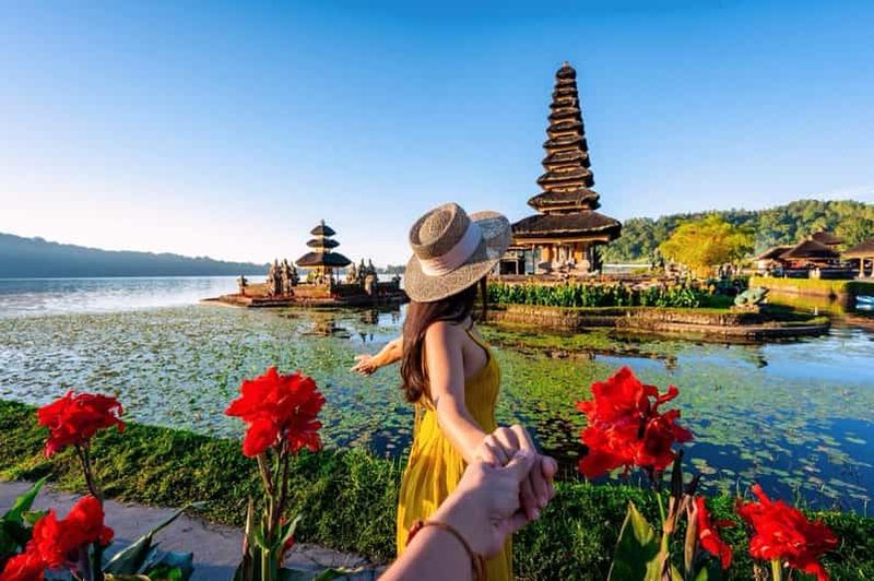Bali : Tanah Lot, Jatiluwih Terrace, & Ulundanu Beratan Tour