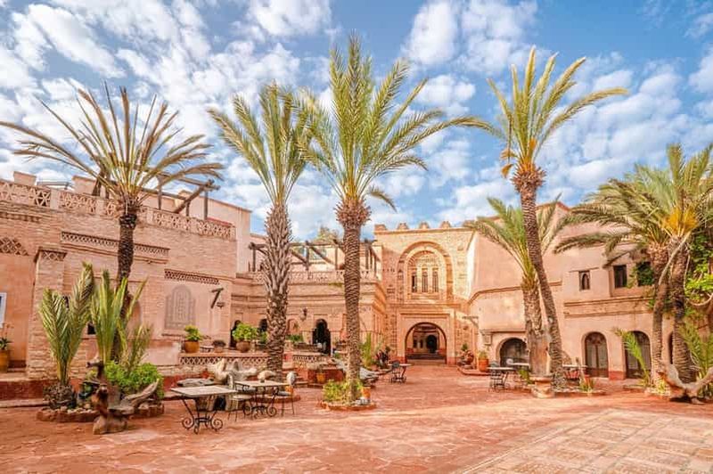 Agadir : visite privée de la médina de Coco Polizzi et balade à dos de chameau