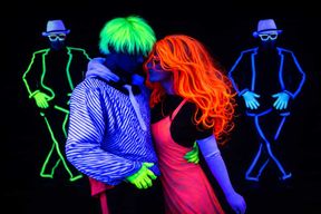 Prague : spectacle interactif du théâtre noir souterrain