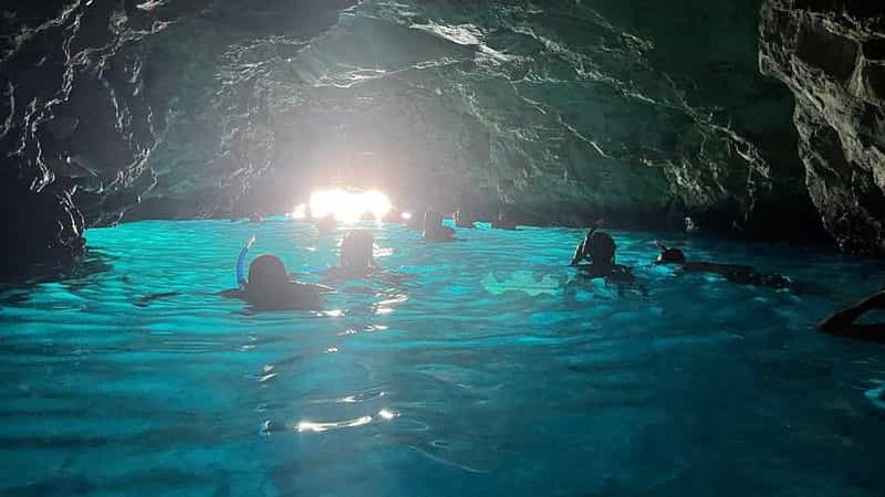 Dubrovnik : Blue Cave & Sunj Beach Boat Tour with Drinks (visite en bateau de la grotte bleue et de la plage de Sunj avec boissons)