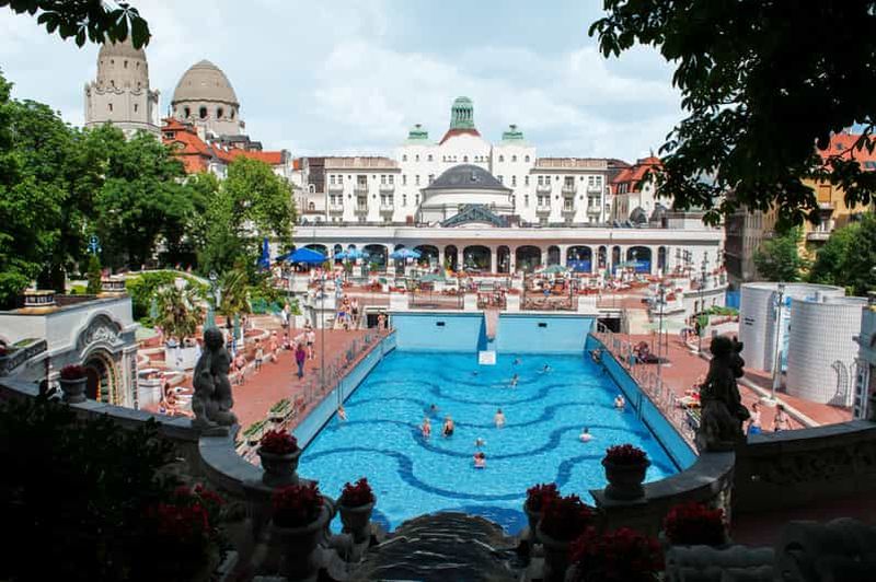 Budapest : Billet pour une journée entière aux thermes de Gellért