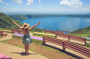Depuis Grenade : San Juan de Oriente, lagune d'Apoyo, parc de Masaya