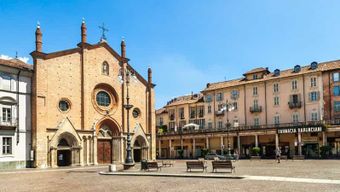 Asti : Tour cycliste culinaire en E-Bike avec dégustations de mets et de vins