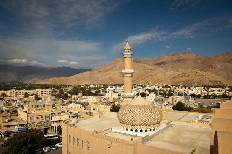 Au départ de Mascate : Nizwa et les joyaux historiques d'Oman