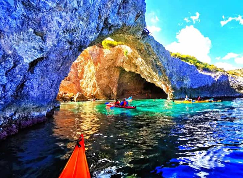 Au départ d'Athènes : Visite guidée du golfe de Corinthe en kayak de mer